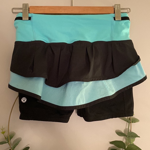 Lululemon Run: Speed Squad Skirt size 2 shorts 
Tonka Stripe Angle Blue black - Picture 14 of 16